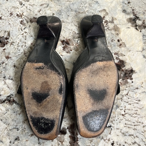 Prada mules. Pre-owned size 39.5, fits like 8.5 - Picture 3 of 3